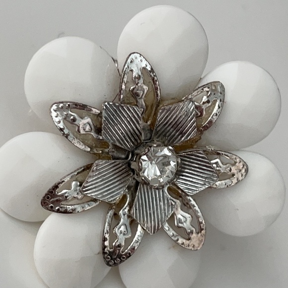 BOHM RING WHITE FACETED PETAL RING MADE IN PARIS - Picture 8 of 8